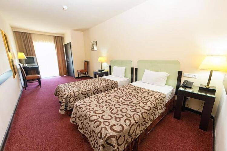 Bomo Regineh Hotel