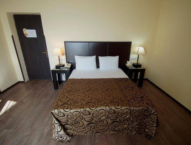 Bomo Regineh Hotel