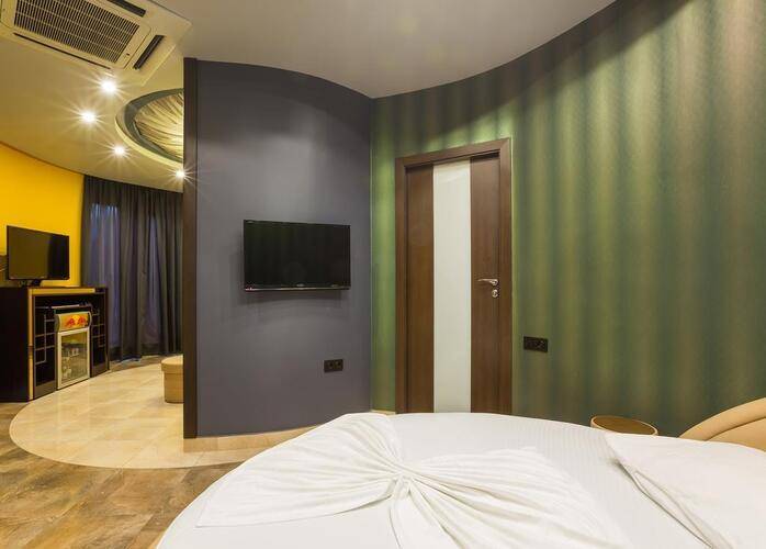 Green Palace Hotel