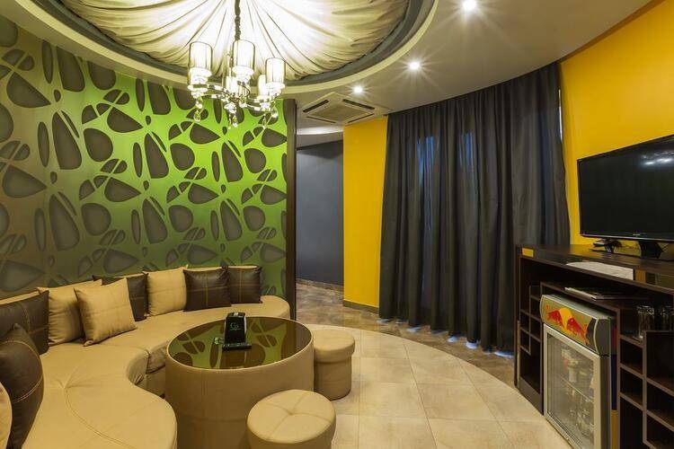 Green Palace Hotel