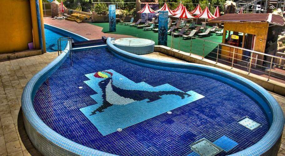 Aquatek Hotel