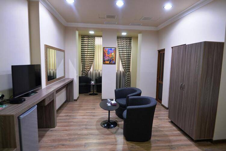 Yerevan Deluxe Hotel
