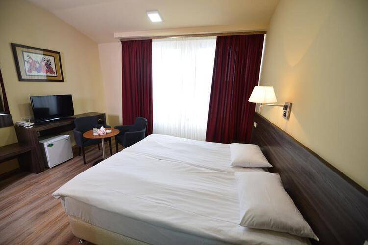 Yerevan Deluxe Hotel