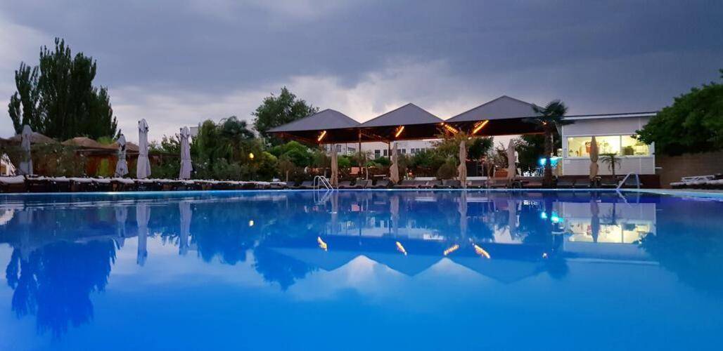 Cross Resort Hotel