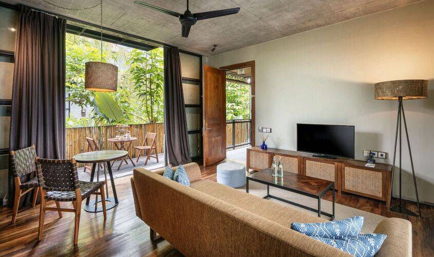 Bisma Eight