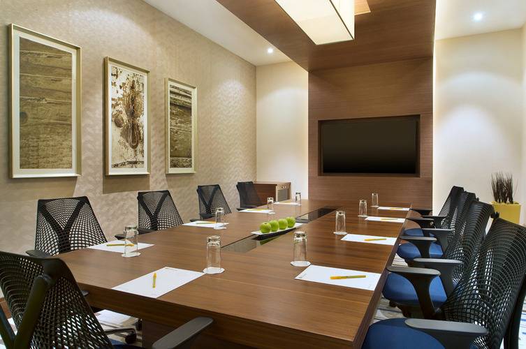 Hilton Garden Inn Dubai Jumeirah (Ex. Hilton Garden Inn Dubai Al Mina)