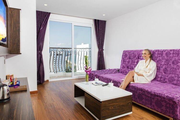 Balcony Hotel