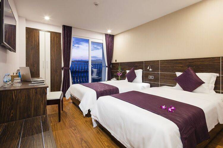 Balcony Hotel