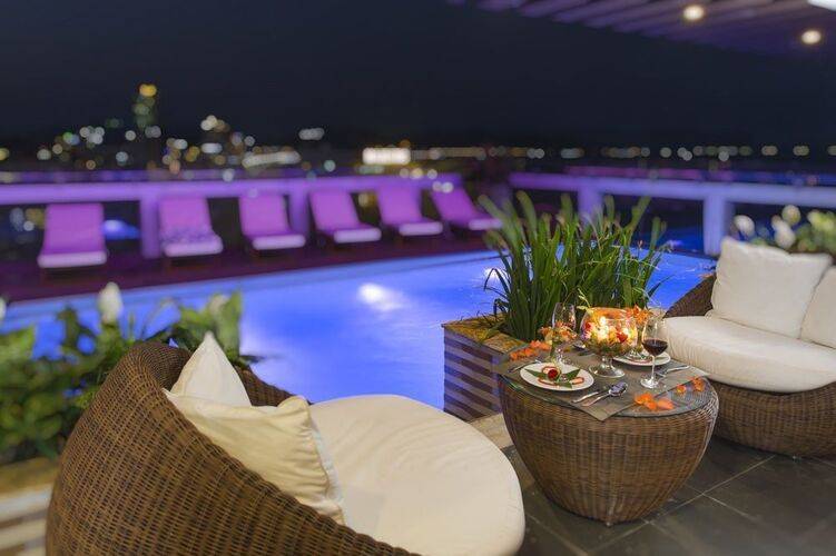 Balcony Hotel