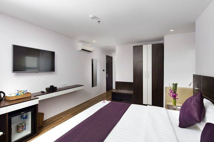 Balcony Hotel