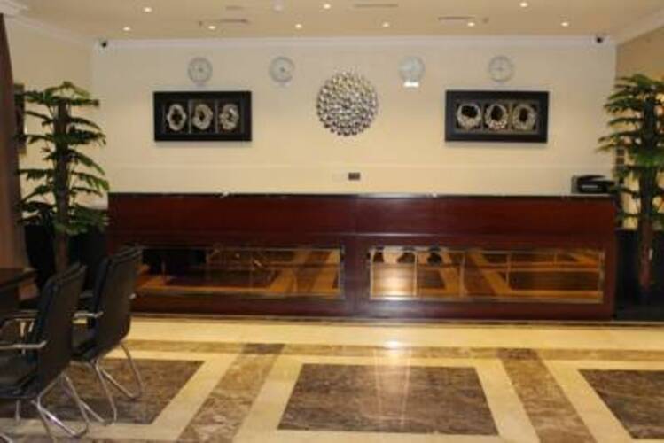 Milestone Hotel Apatment