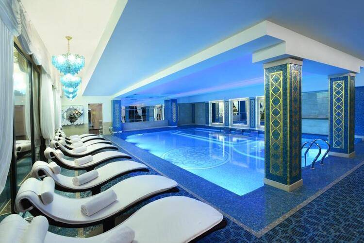 Ambassadori Hotel