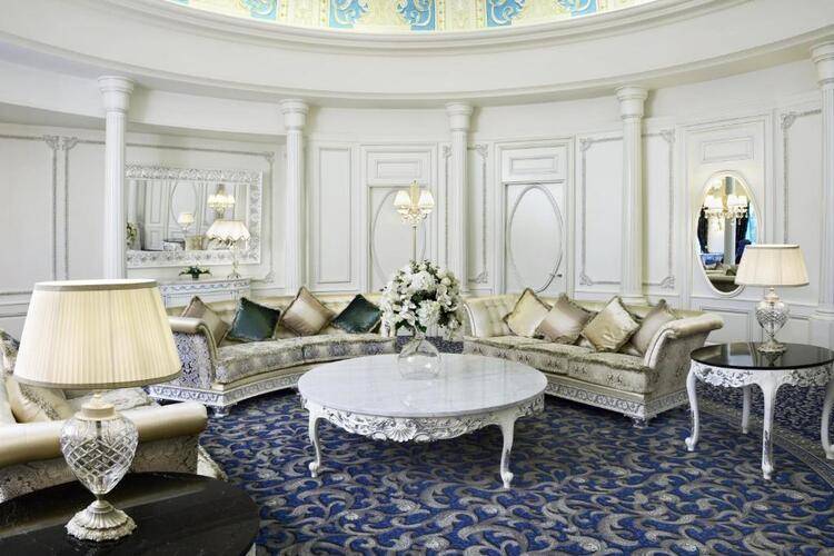 Ambassadori Hotel