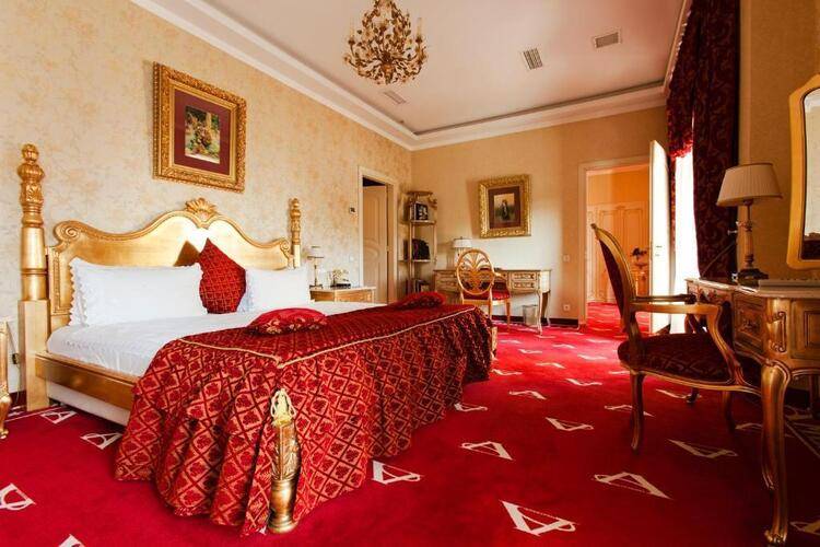 Ambassadori Hotel