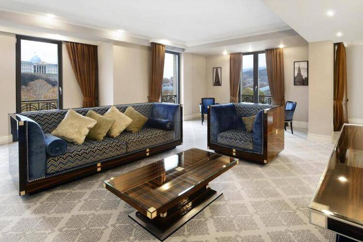 Ambassadori Hotel