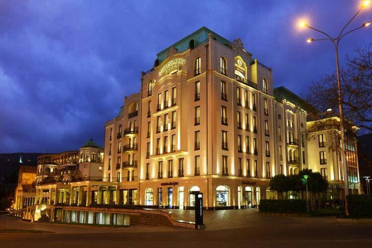 Ambassadori Hotel