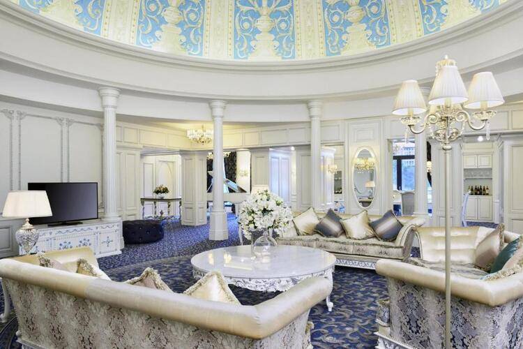 Ambassadori Hotel