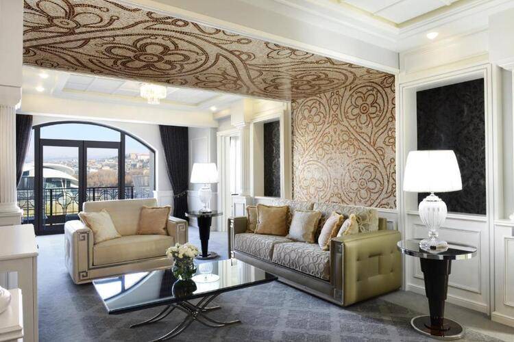 Ambassadori Hotel
