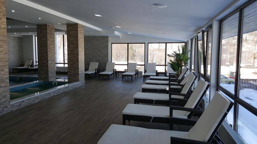Crystal Hotel & Spa