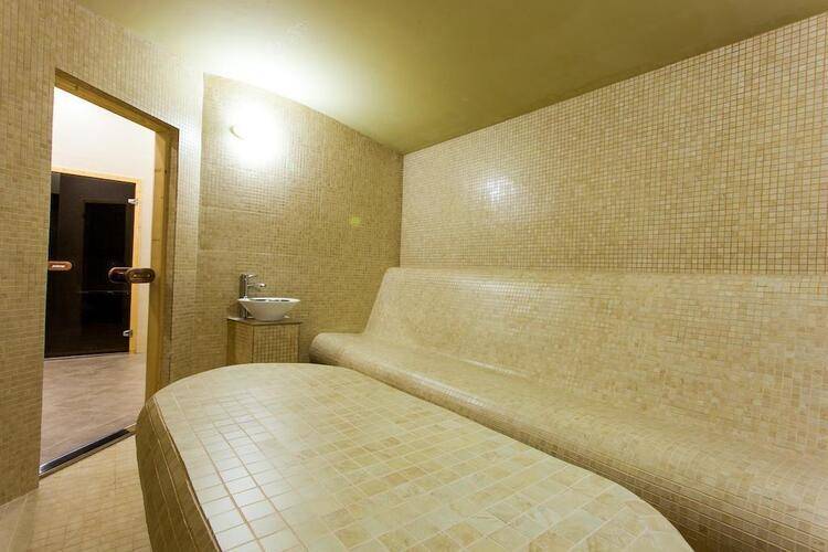 Crystal Hotel & Spa