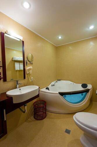 Crystal Hotel & Spa