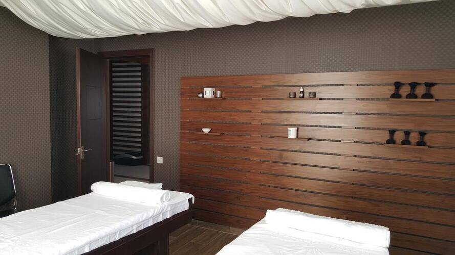 Crystal Hotel & Spa