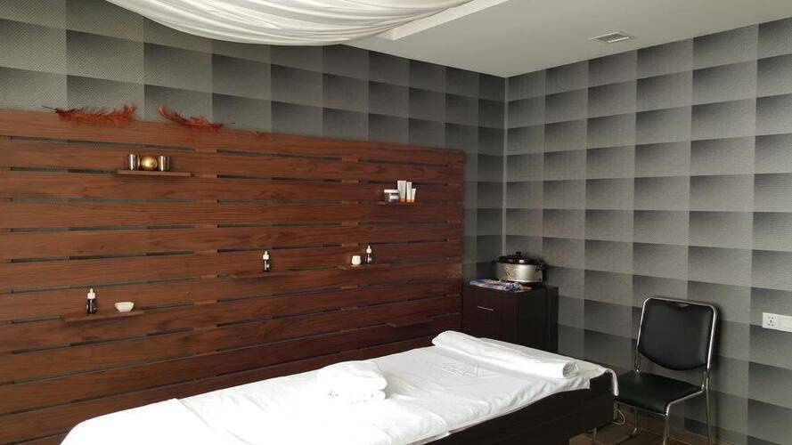 Crystal Hotel & Spa
