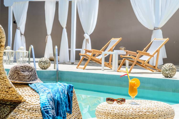 Anemos Suites