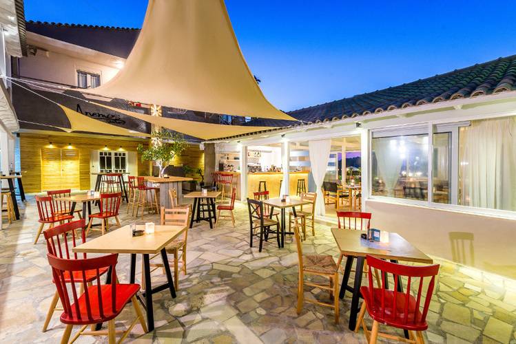 Anemos Suites
