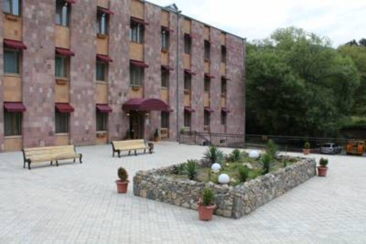 Diligence Hotel