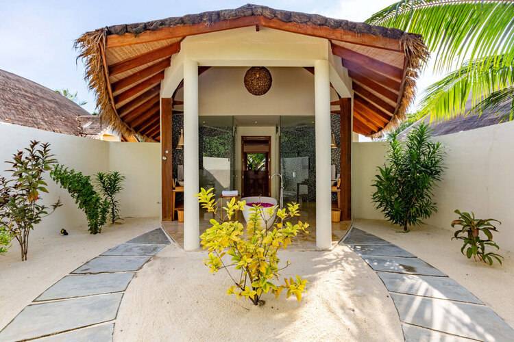 Furaveri Island Resort & Spa