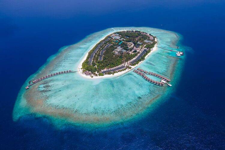 Furaveri Island Resort & Spa