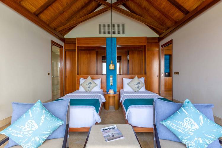 Furaveri Island Resort & Spa