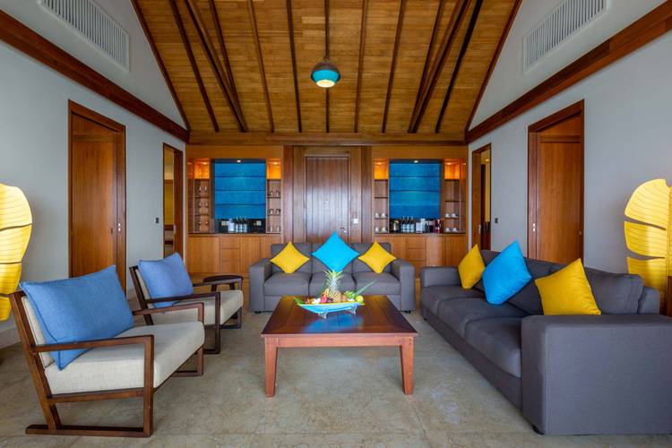 Furaveri Island Resort & Spa