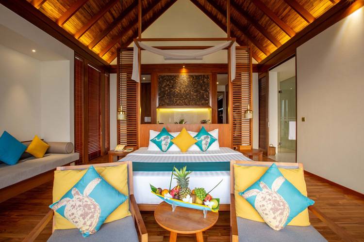 Furaveri Island Resort & Spa