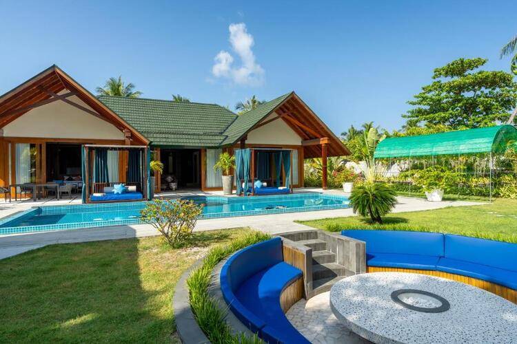 Furaveri Island Resort & Spa