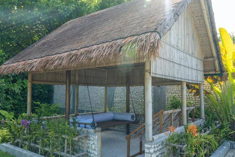 Furaveri Island Resort & Spa