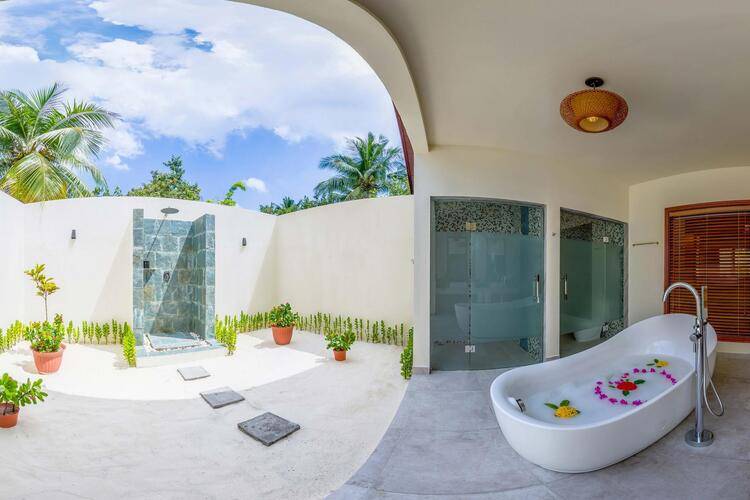 Furaveri Island Resort & Spa