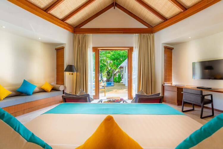 Furaveri Island Resort & Spa