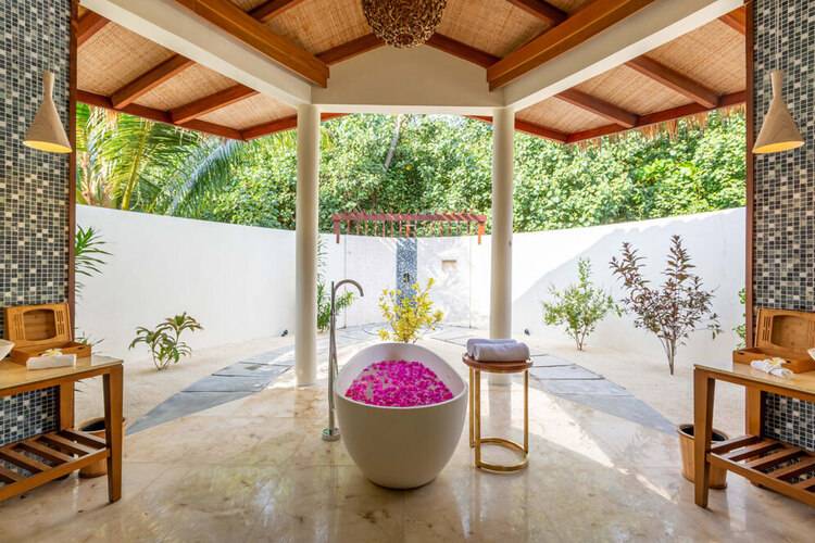 Furaveri Island Resort & Spa