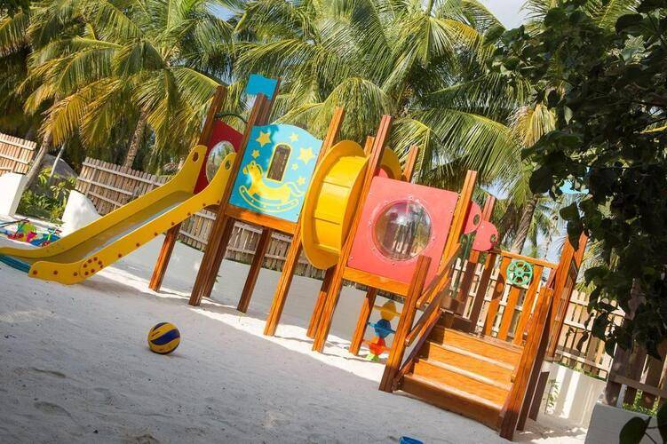 Furaveri Island Resort & Spa