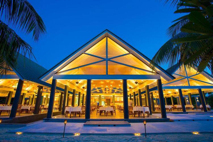 Furaveri Island Resort & Spa