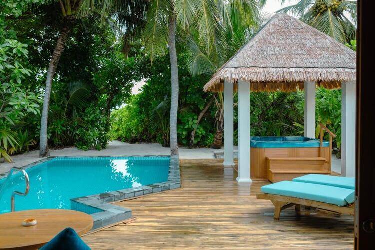 Furaveri Island Resort & Spa