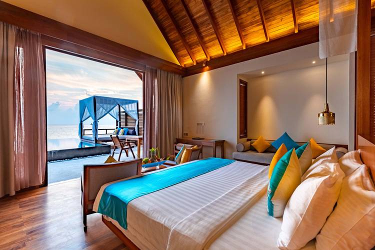 Furaveri Island Resort & Spa