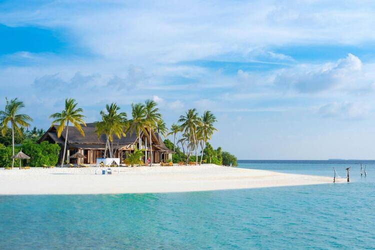 Furaveri Island Resort & Spa