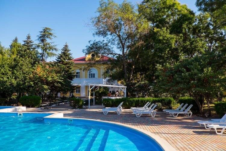 Парк-Отель Романова