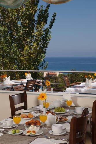 Oasis Scaleta Hotel