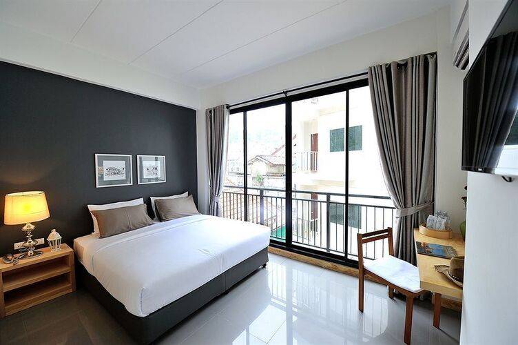 Arch Club Hotel