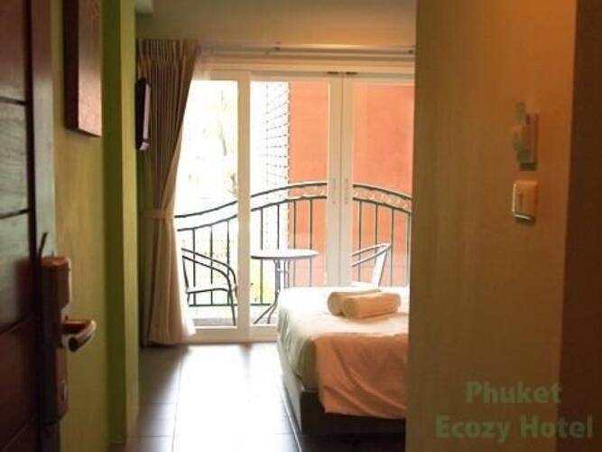 Phuket Ecozy Hotel