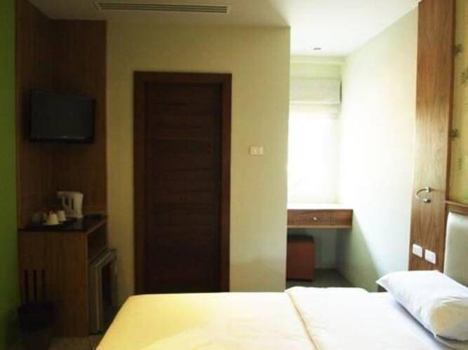 Phuket Ecozy Hotel